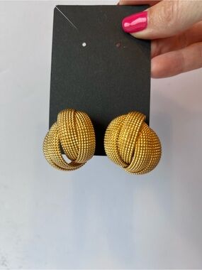 Vintage Norma Jean Gold Tone Chunky Clip On Earrings Textured Hoops